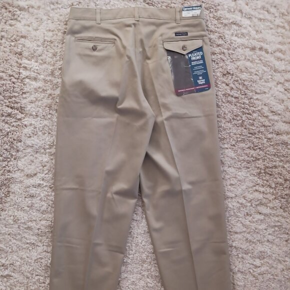 NEW Denver Hayes Men's Dress Pants 35" X 32" Khaki Pleated Front Straight Leg - Picture 3 of 7